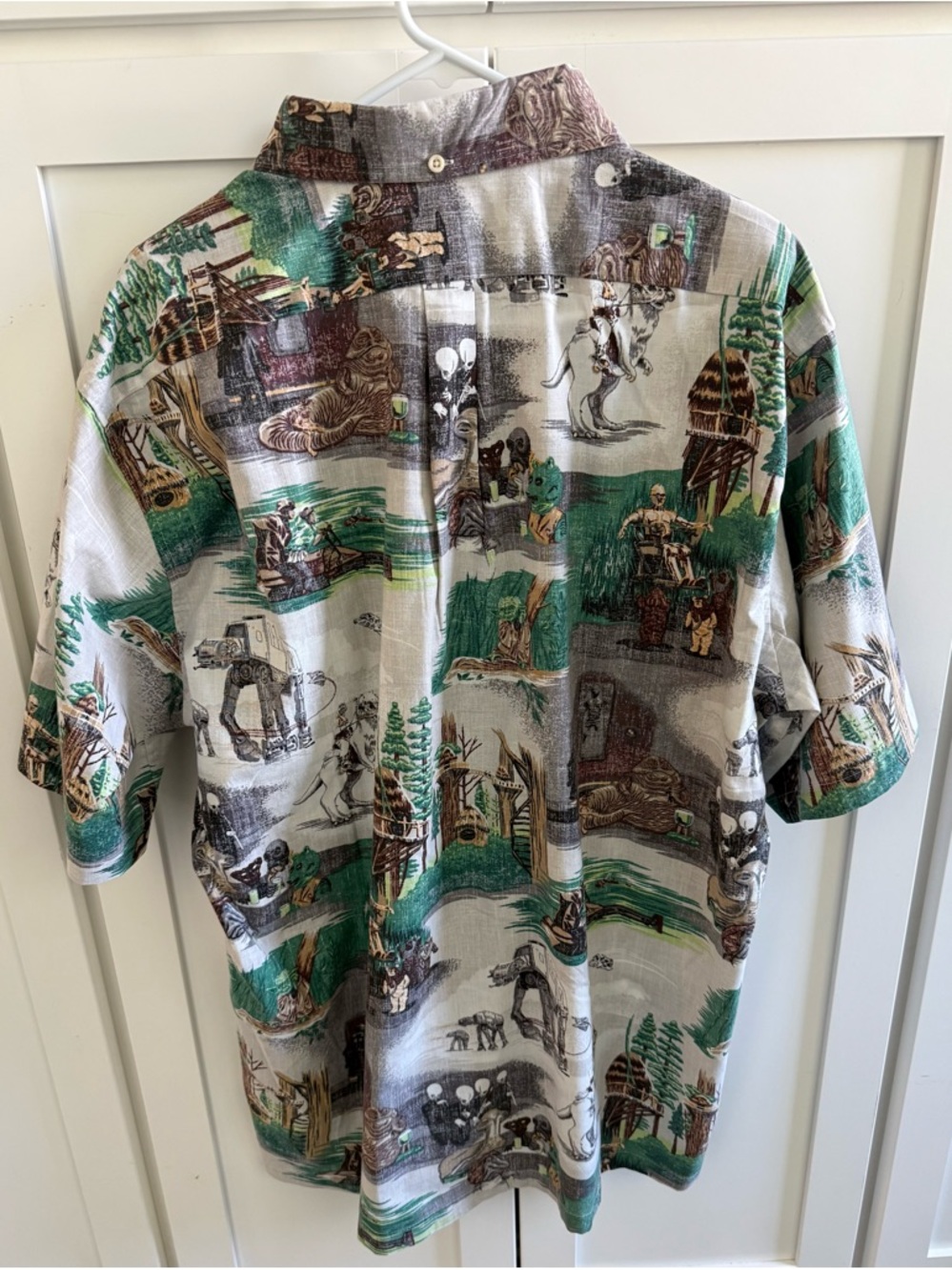 Reyn Spooner Star Wars Short-Sleeve Button-Up Shirt - Green, Brown, Gray - Picture 4 of 4